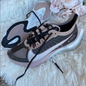 Nike zoom gravity women’s 8US 🖤🖤🖤